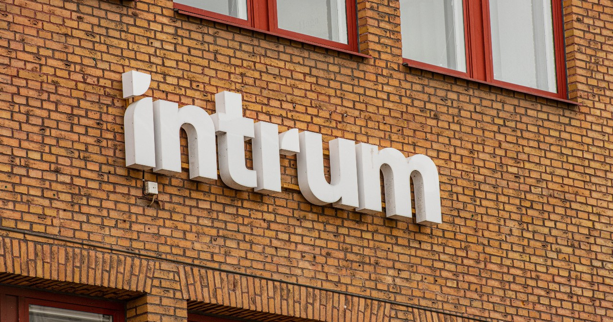 Intrums aktie klättrar efter köpråd från UBS