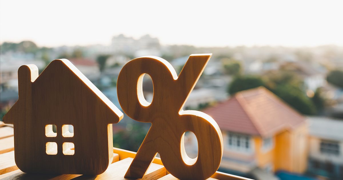 Stigande priser på bostadsrätter och villor i april