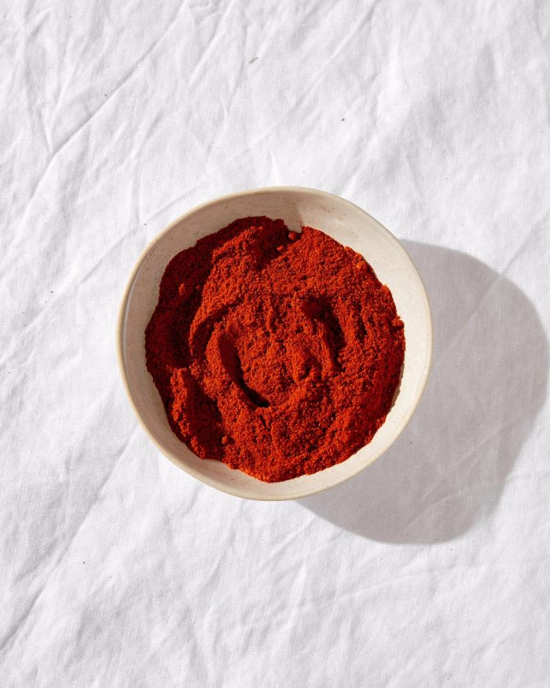 What's the difference between sweet and smoked paprika?