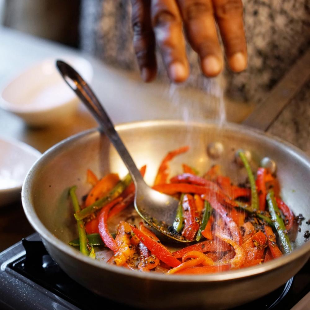 What's the difference between sweet and smoked paprika?