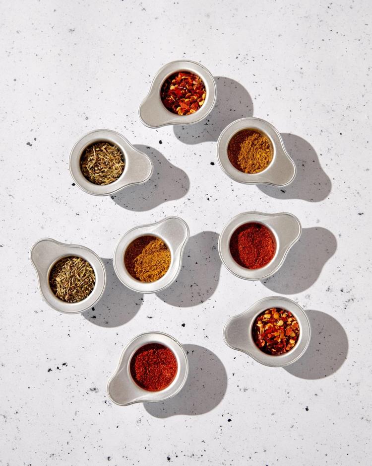 What's the difference between sweet and smoked paprika?