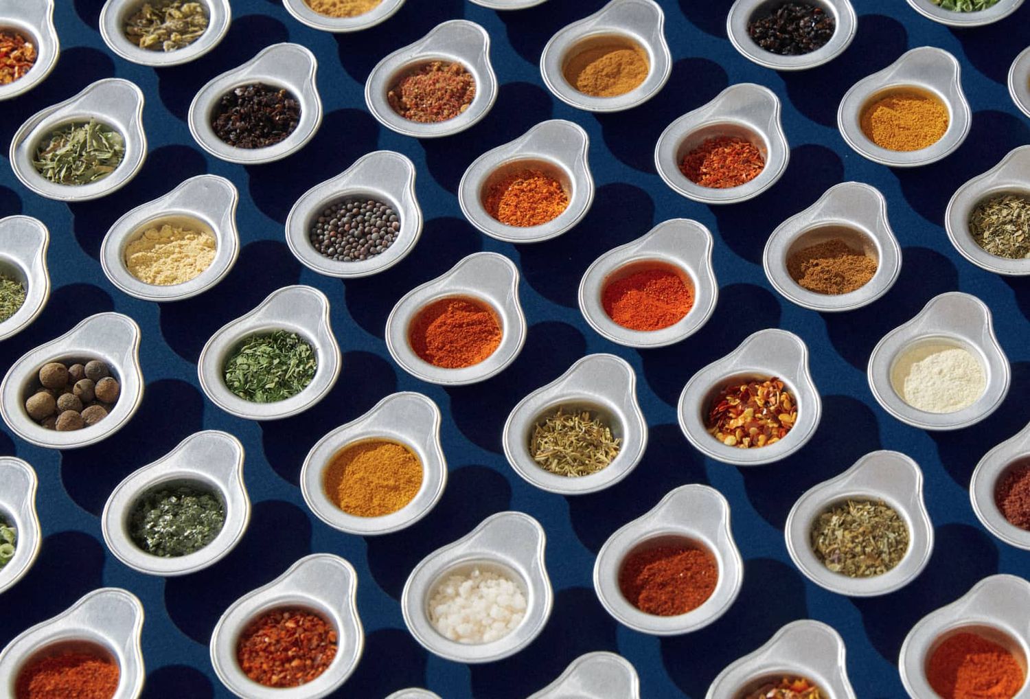 What's the difference between sweet and smoked paprika?