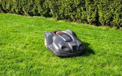Robottiruohonleikkuri kokemuksia? Kattava arvostelu
