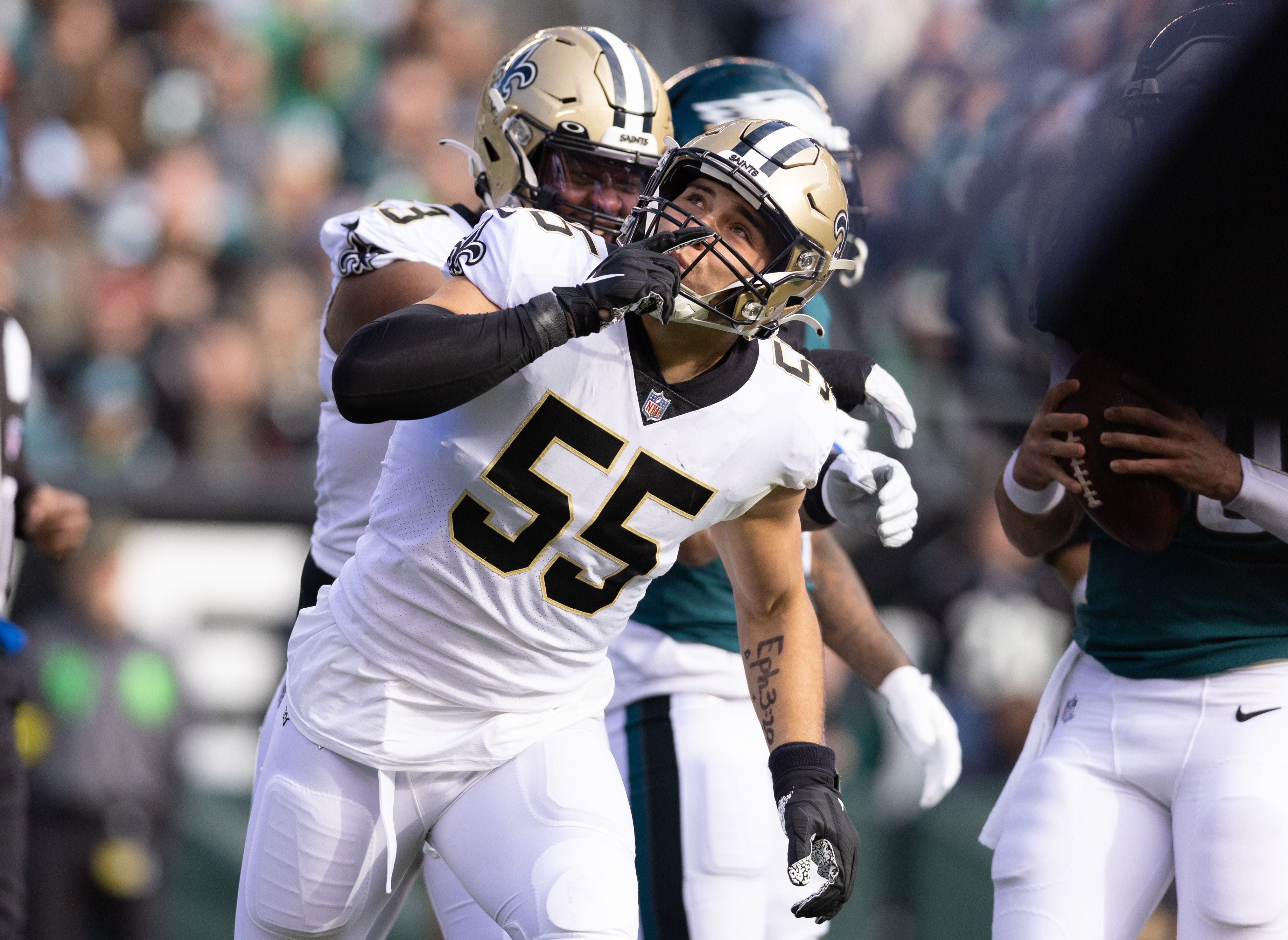 Saints bring back linebacker Kaden Elliss