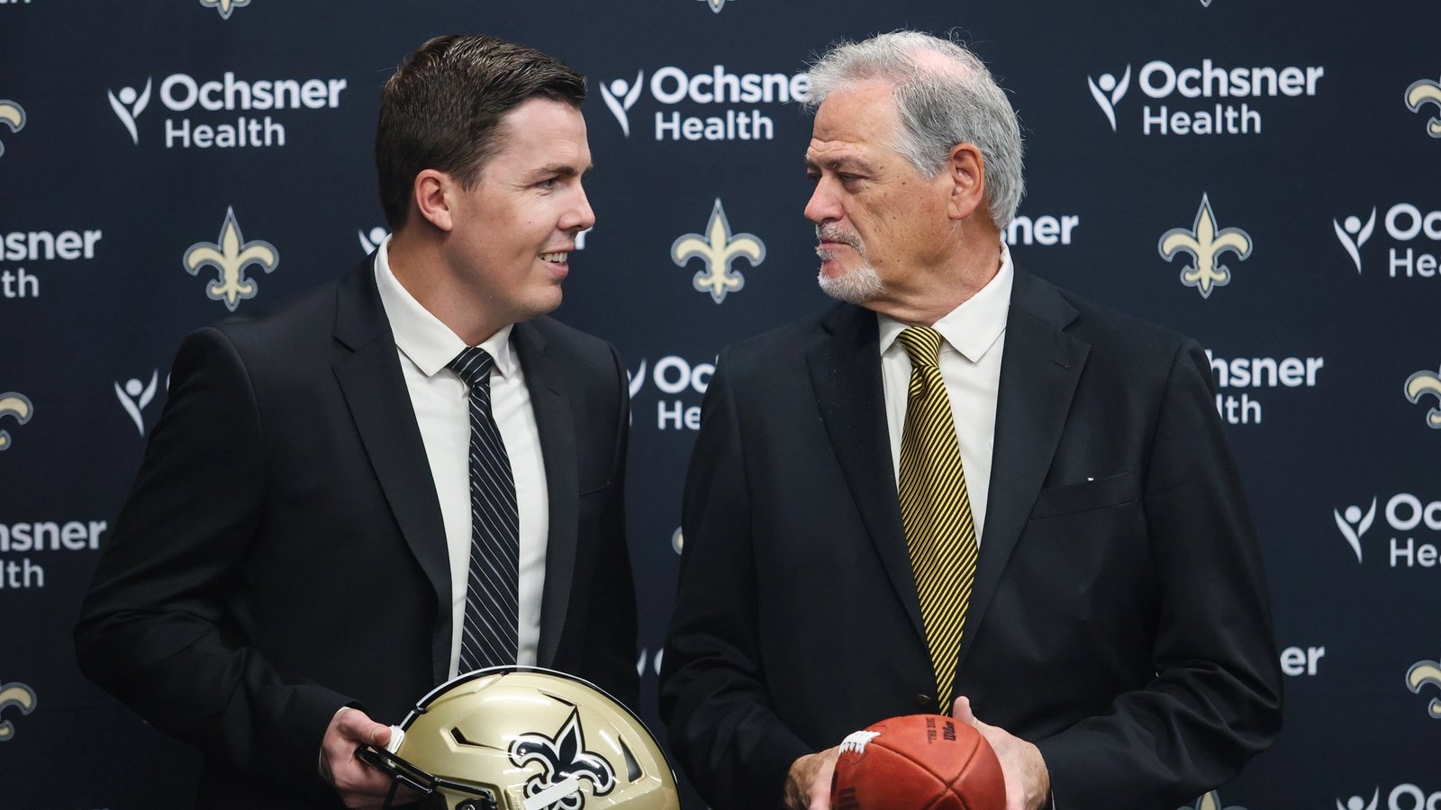 Does Derek Carr’s injury change expectations for Kellen Moore’s first season?