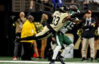 New Orleans Saints safety Jonas Sanker (33) deflects a pass against the New York Jets.