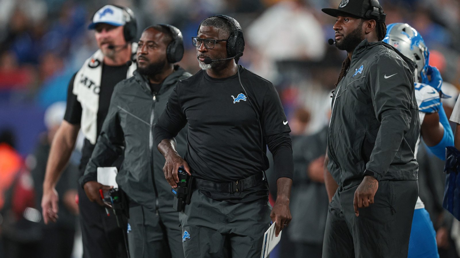 Insight on how Aaron Glenn feels about the Saints job, and other coaching search notes