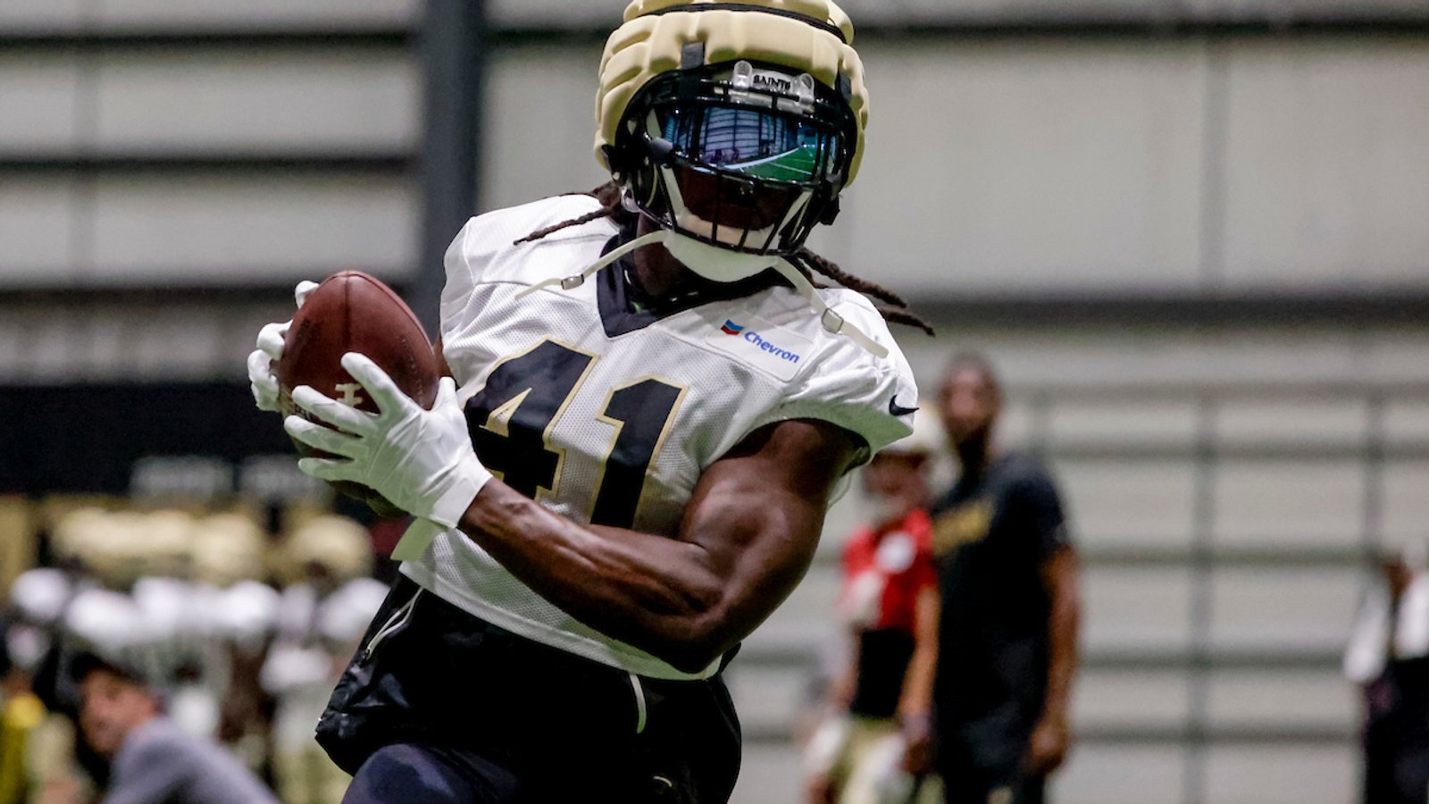 How Saints RB Alvin Kamara unlocked his burst by getting with a new trainer
