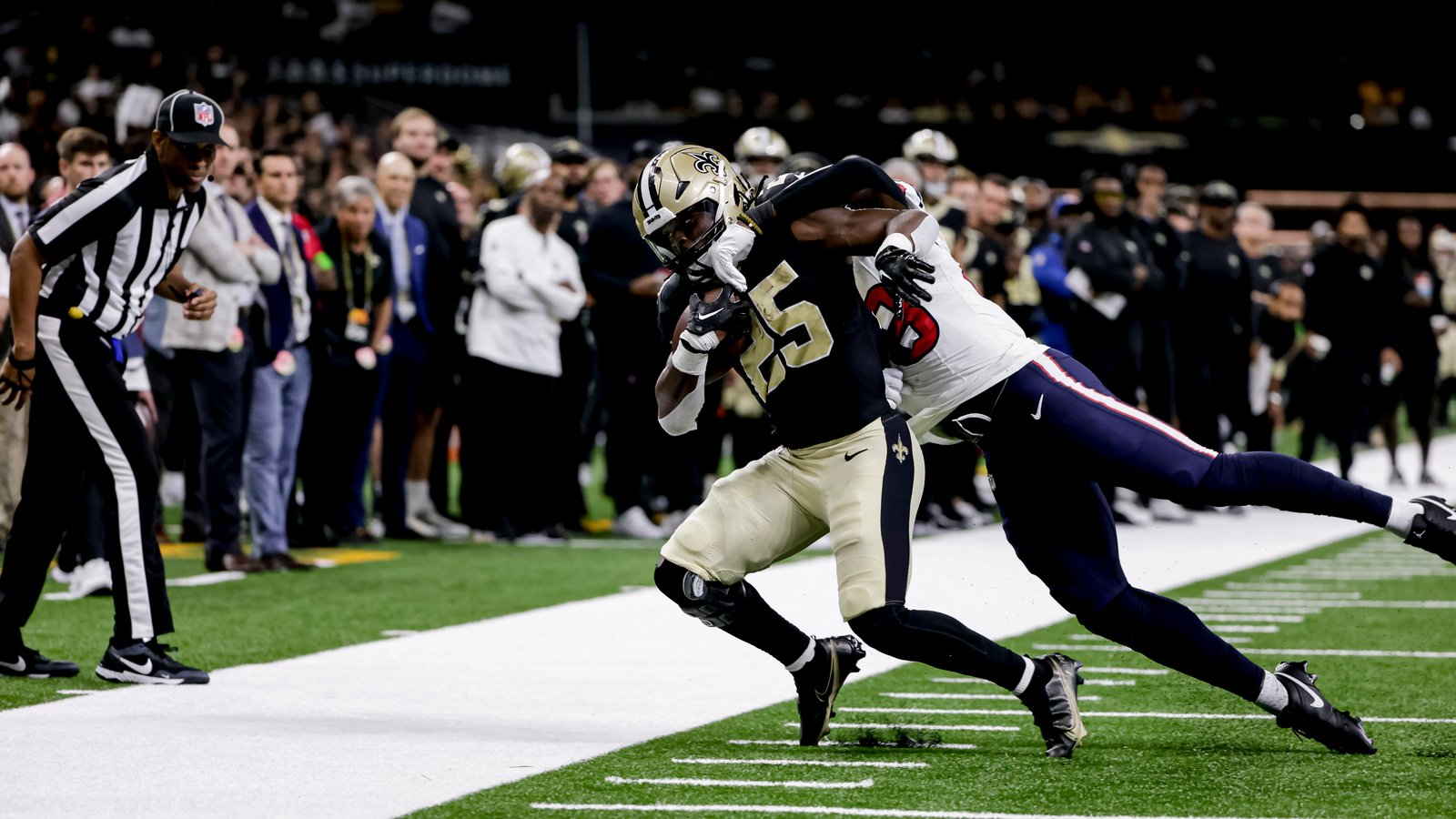 Will Kendre Miller play vs Panthers?