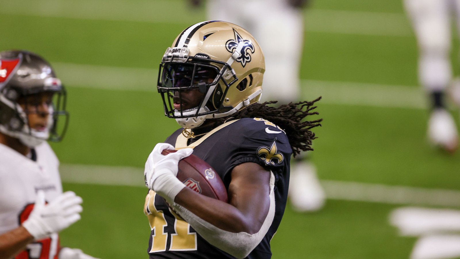 Where does Alvin Kamara rank among NFL running backs?