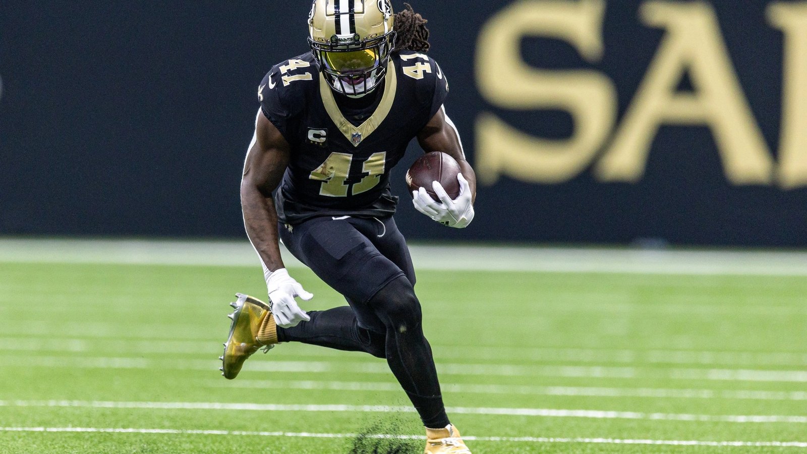 Alvin Kamara on why he wants to finish his career with the Saints: 'There's beauty in turning something around'