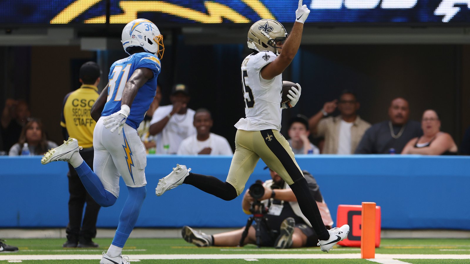 Torricelli Simpkins, Mason Tipton, Velus Jones among 10 Saints who helped their 53-man roster case