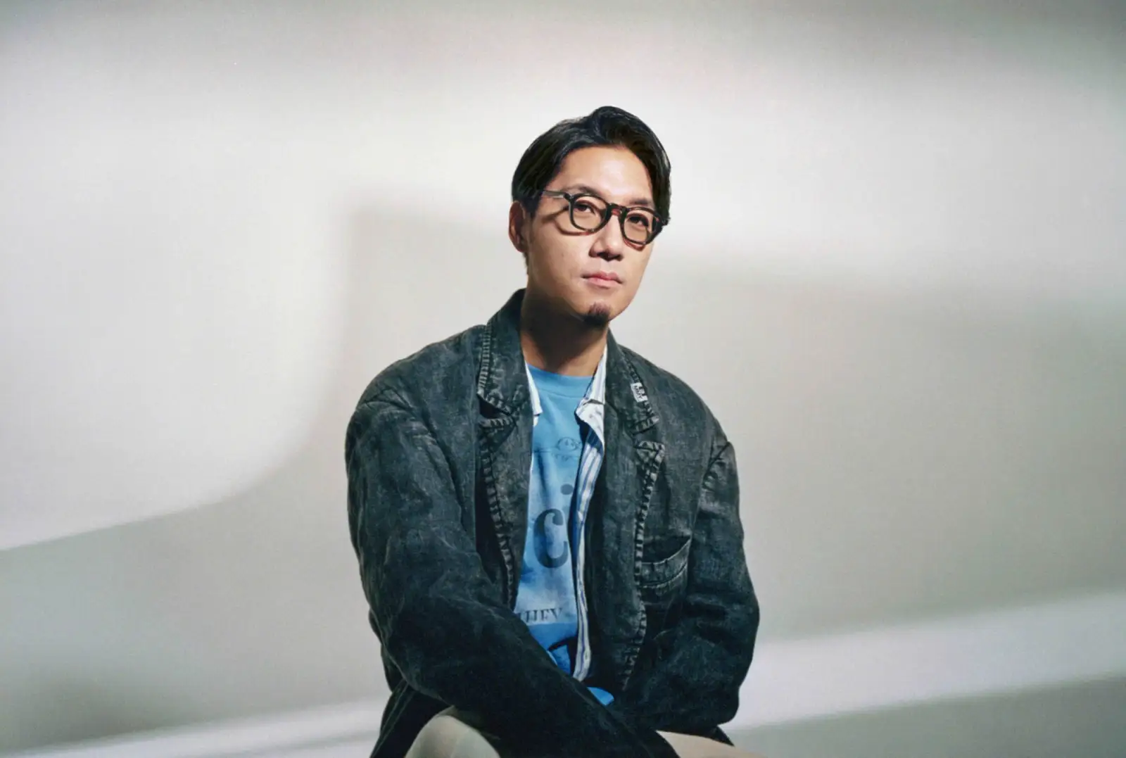 音と沈黙:聴力を失ったことが、いかにしてtofubeatsをより優れたアーティストへと導いたか