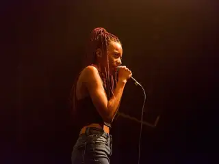 Lake Effect Soul: Ravyn Lenae and the Chicago Continuum That Keeps Producing Singers