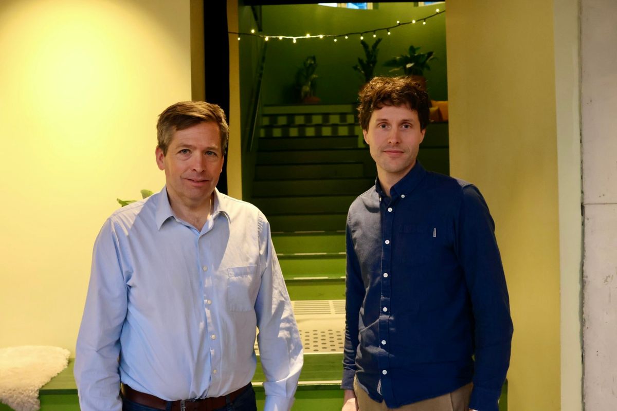 Professor Jostein Bakke (t.v.) og førsteamanuensis Pål Ringkjøb Nielsen frå UiB og Bjerknessenteret.