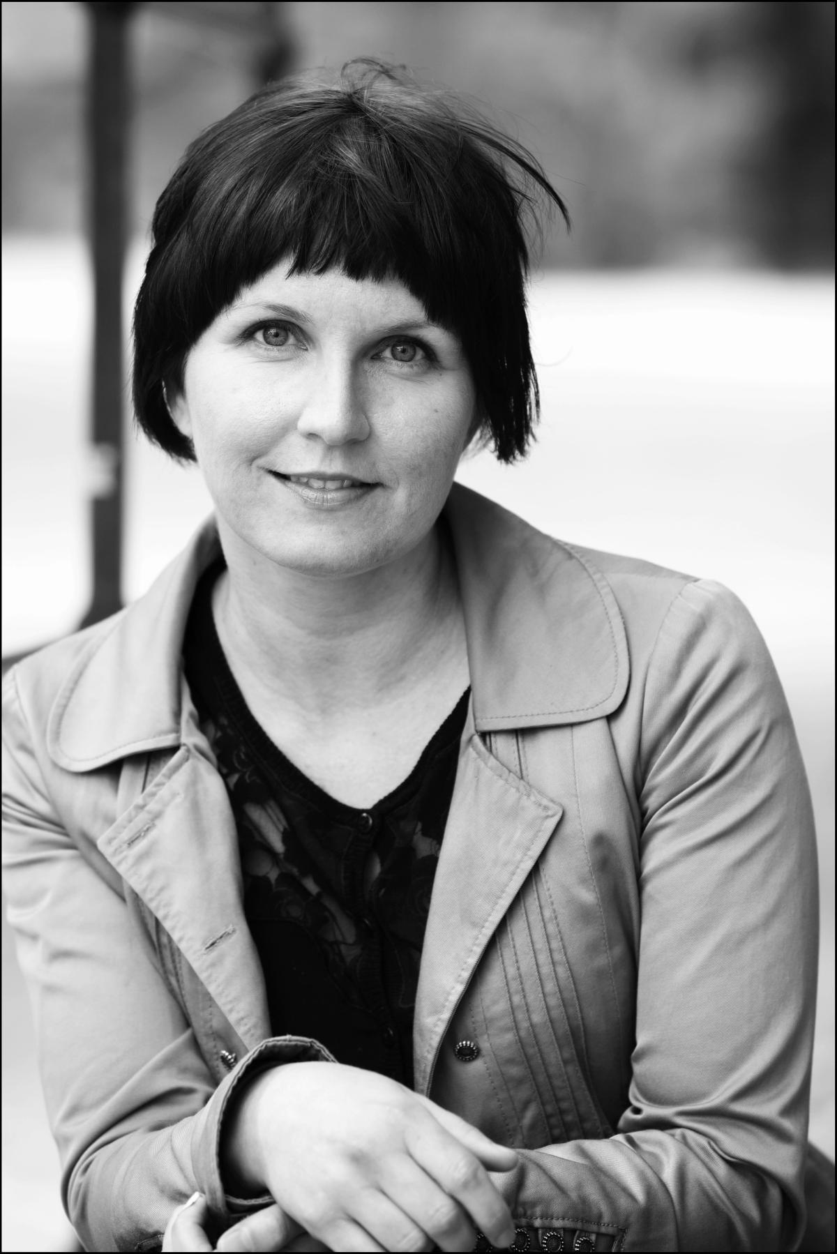 Hilde Myklebust er ein av festivalpoetane som er klare for Poesifestivalen i Ulvik. Foto: Tove Breistein