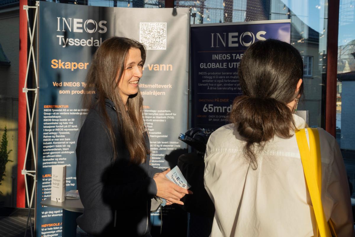 Simona Ivascenkaite representerte Ineos Tyssedal på karrieremessa. Foto: Photoevent