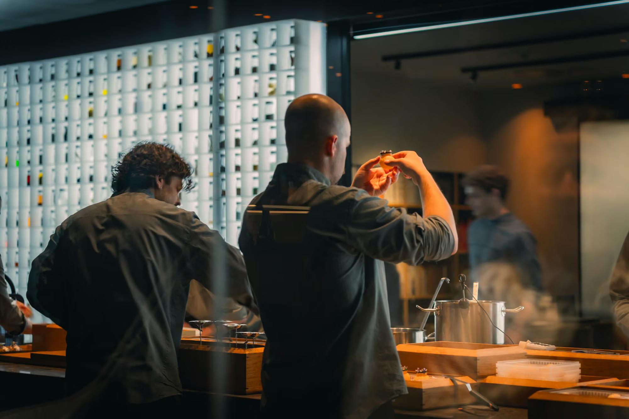 Cómo Obtener el Distintivo H y Transformar tu Restaurante en un Referente de Calidad