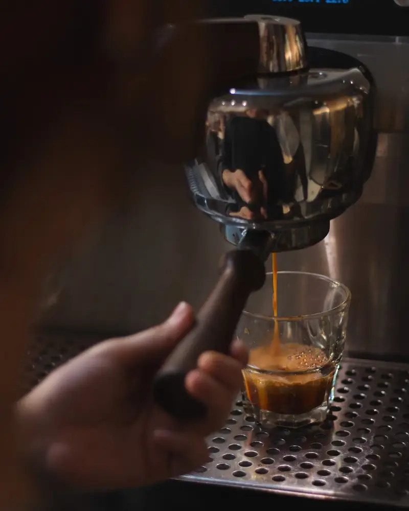 Importancia de la presión del agua en la preparación de café