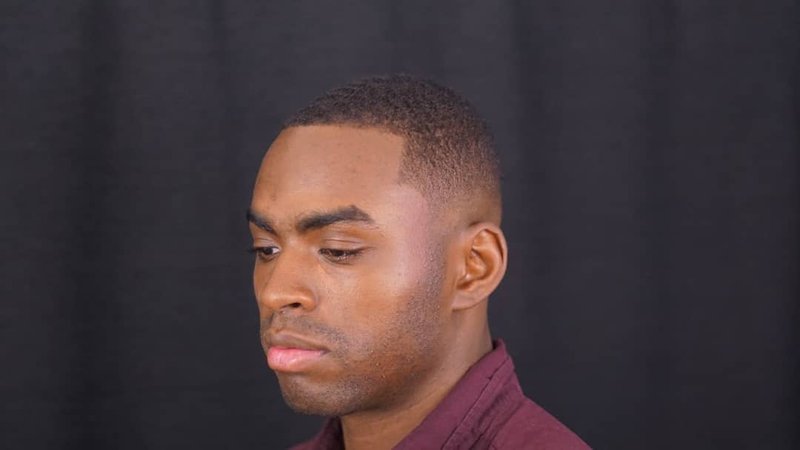 Precisely defined hairline and faded sides