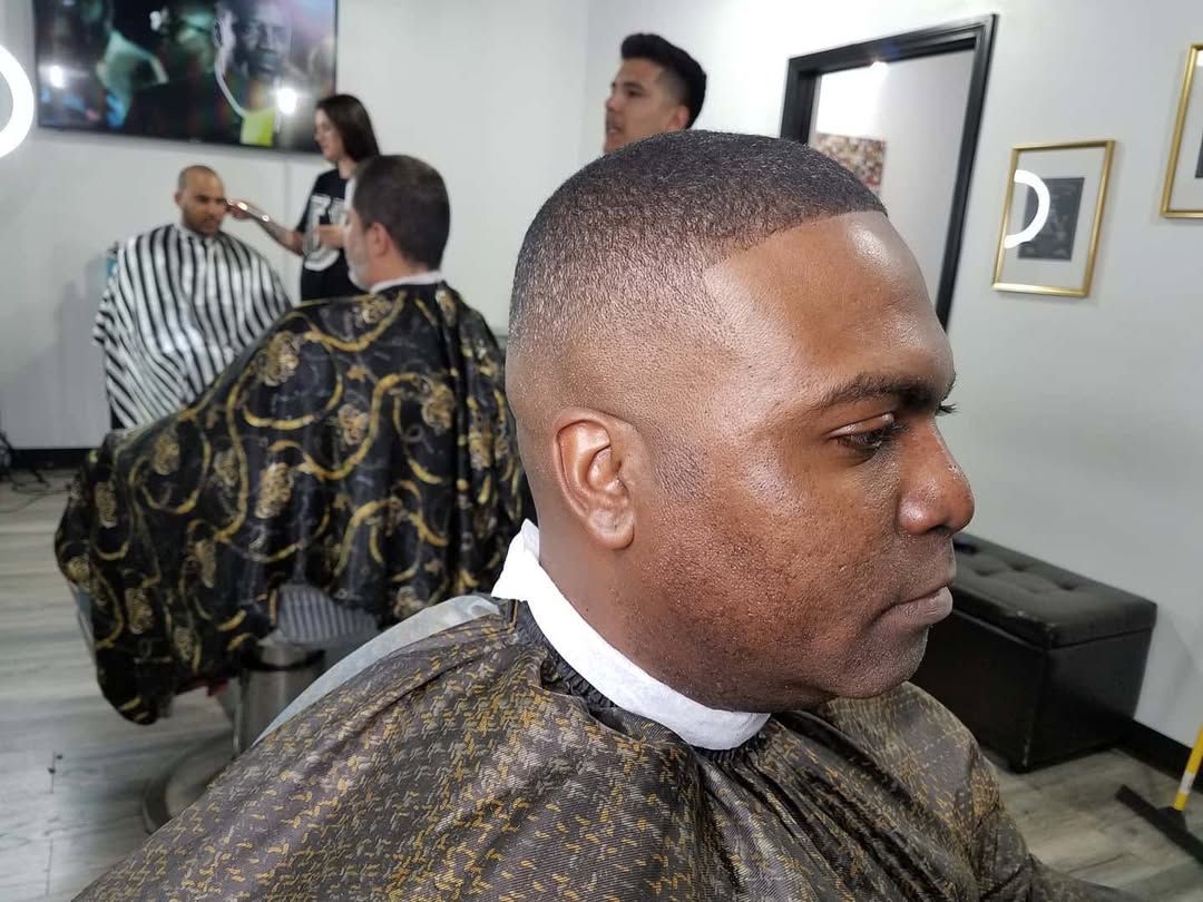 Look at @sal_virgen in the back talking his ass off again! 😂😂😂 ✔Book your appointments❗❗❗ 🔷️🔷️🔷️ Link in bio❗❗❗ 🔷️🔷️🔷️ •
•
•
•
•
•
•
•
•
•

#NorthPark#PacificBeach#OceanBeach#SanDiego#NationalCity#ChulaVista#DowntownSanDiego#Hillcrest#SouthPark#GoldenHills#LittleItaly#BankersHill#CortezHill#Strata#VantagePoint#Idea1