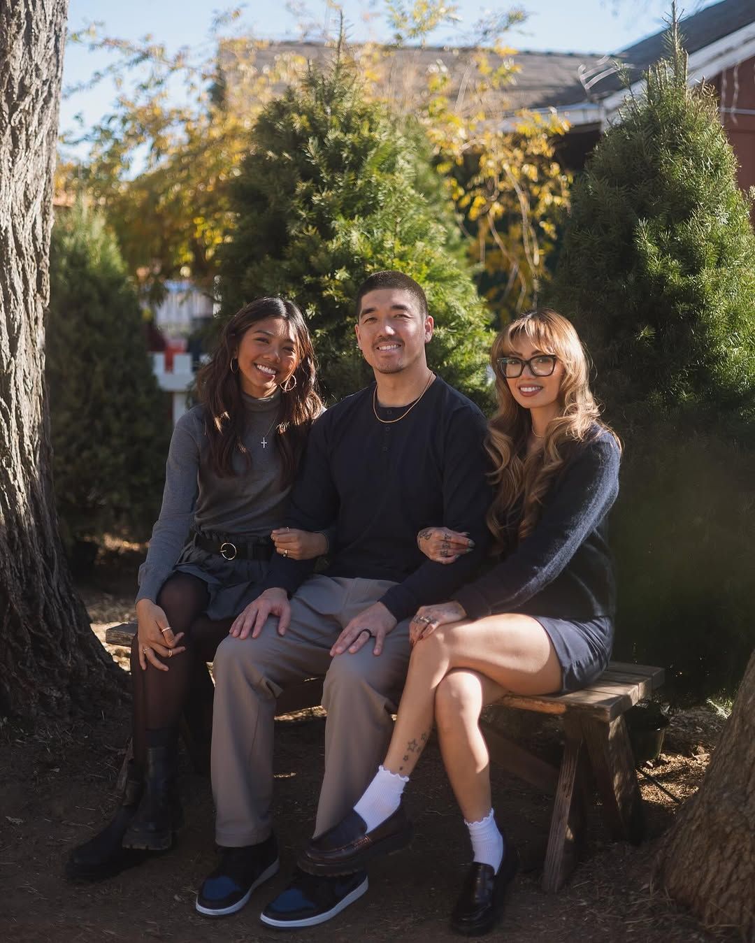 ✨Happy Holidays from my little family to yours!✨

📸: @jacquelinegordophotography