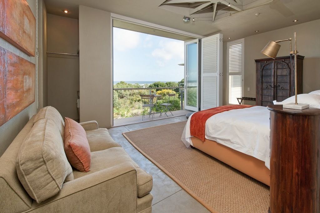 Mosselberg on Grotto Beach – Photo 2