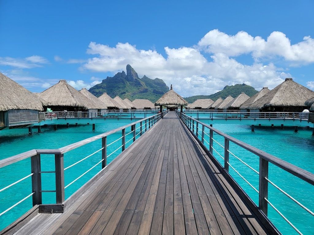 The St. Regis Bora Bora Resort – Photo 3