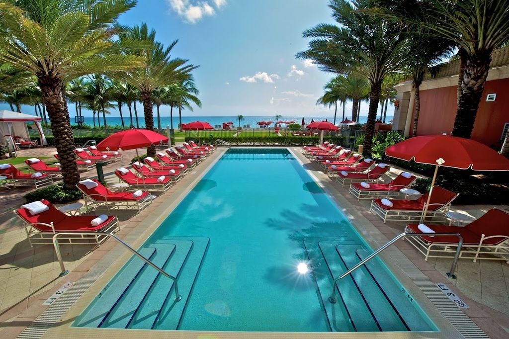 Acqualina Resort & Residences On The Beach – Photo 2