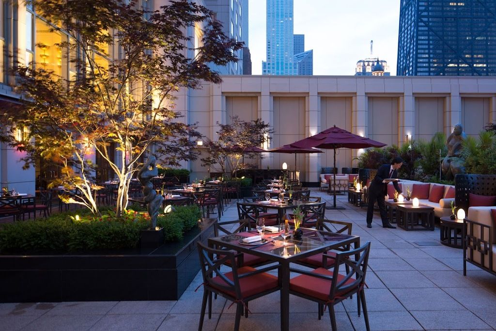 The Peninsula Chicago – Photo 2