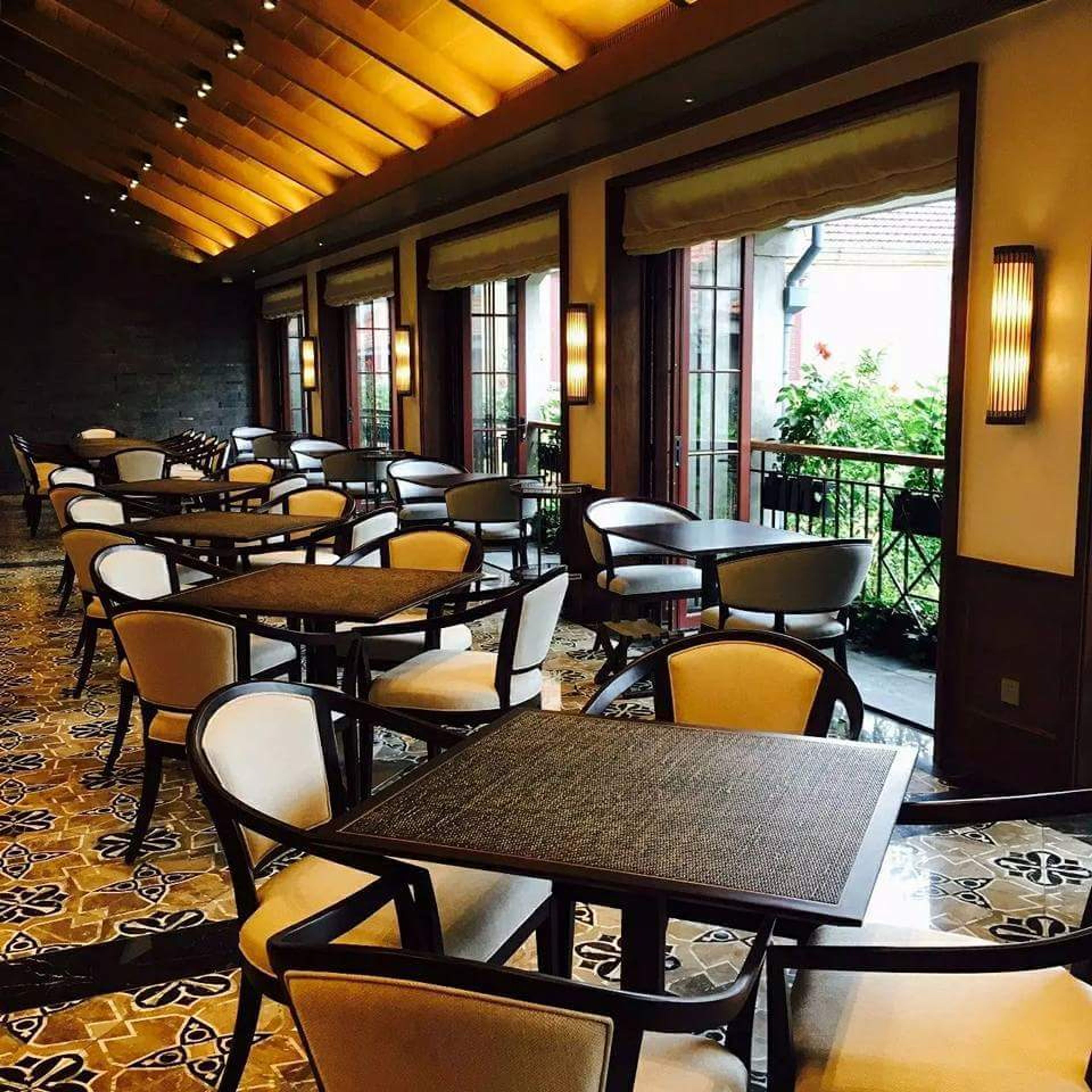Le Comptoir de Pierre Gagnaire at Shanghai Jianyeli Capella Hotel – Photo 2