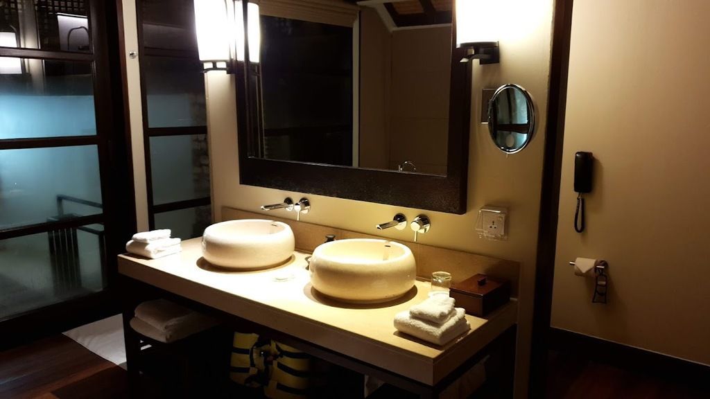 Four Seasons Resort Maldives at Kuda Huraa – Photo 4