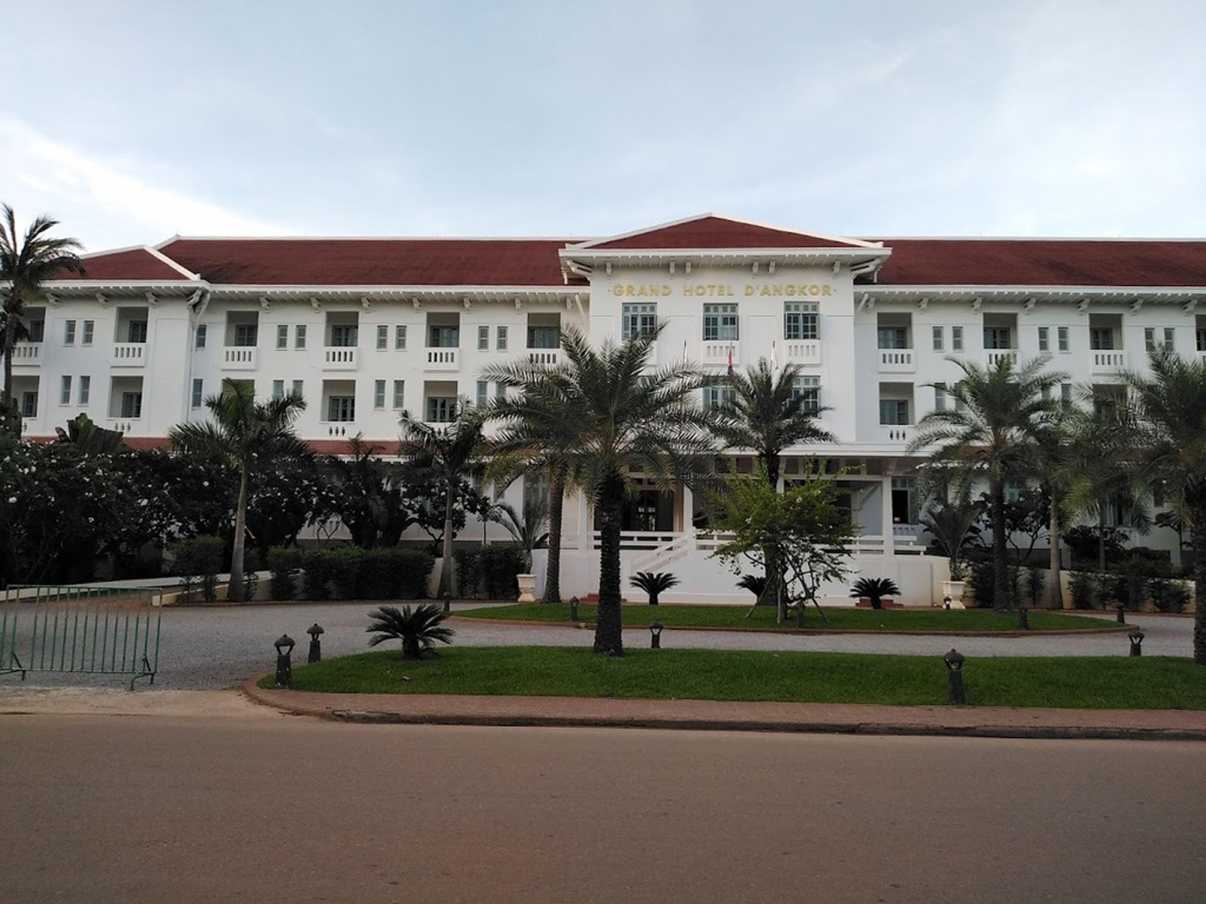 Raffles Grand Hotel d'Angkor