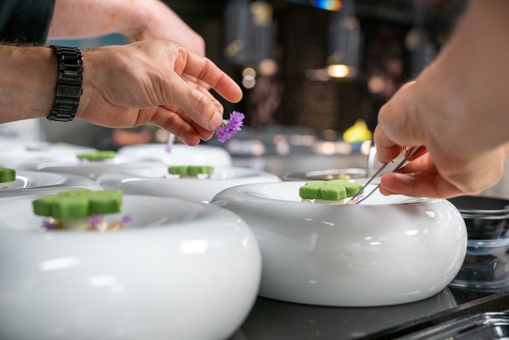Skin's – the Restaurant – Photo 3