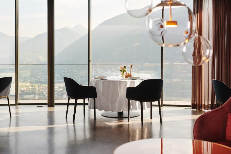 Castel Fine Dining – Photo 3