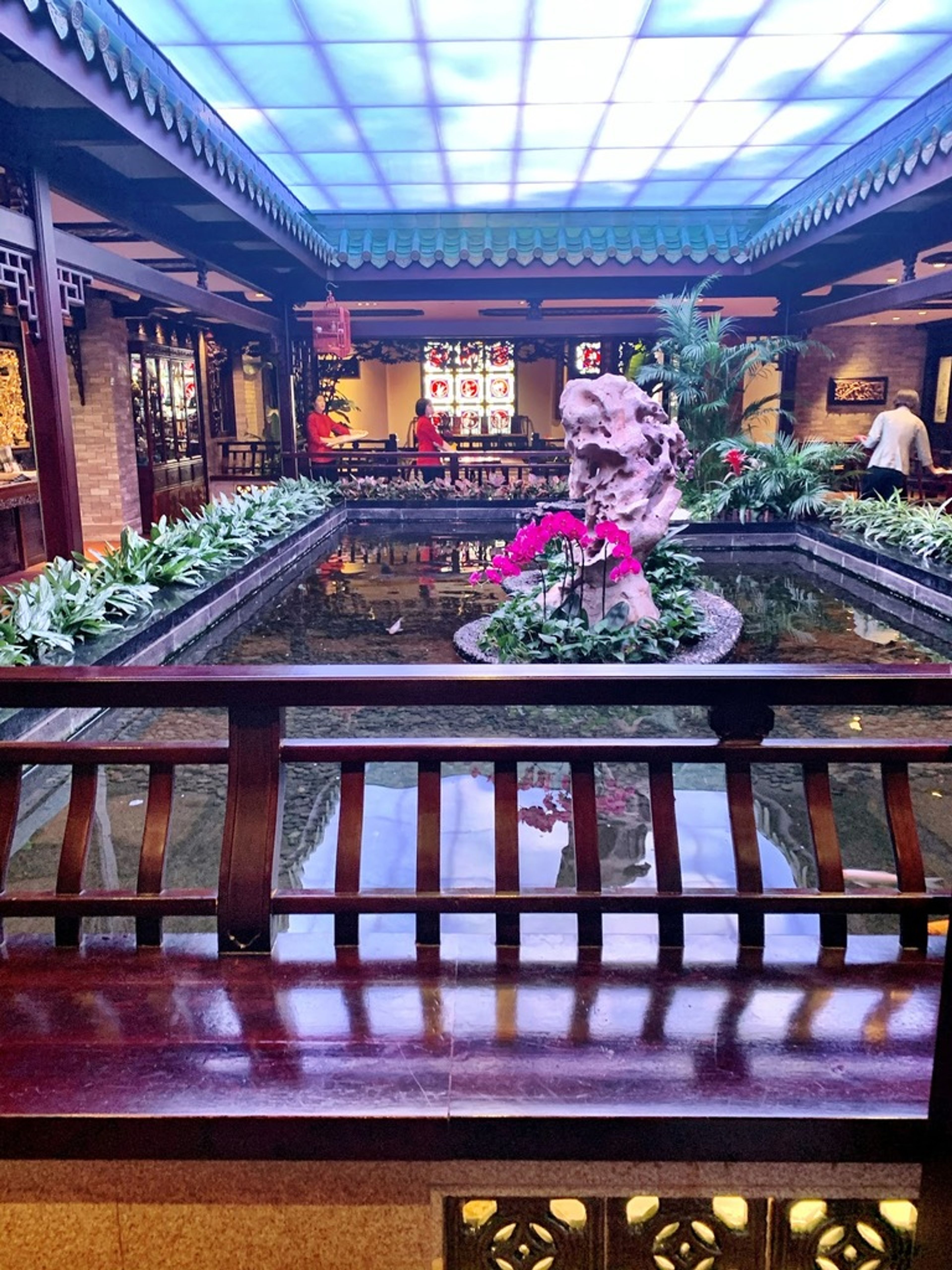 玉堂春暖 - Yutang Chun Nuan - White Swan Hotel