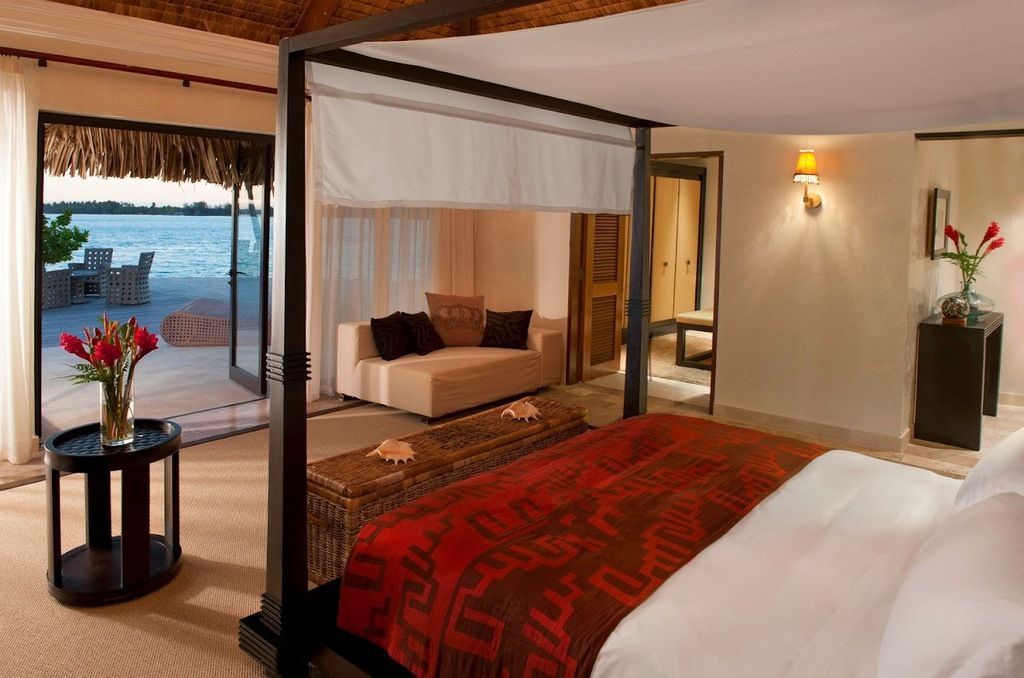 The St. Regis Bora Bora Resort – Photo 2
