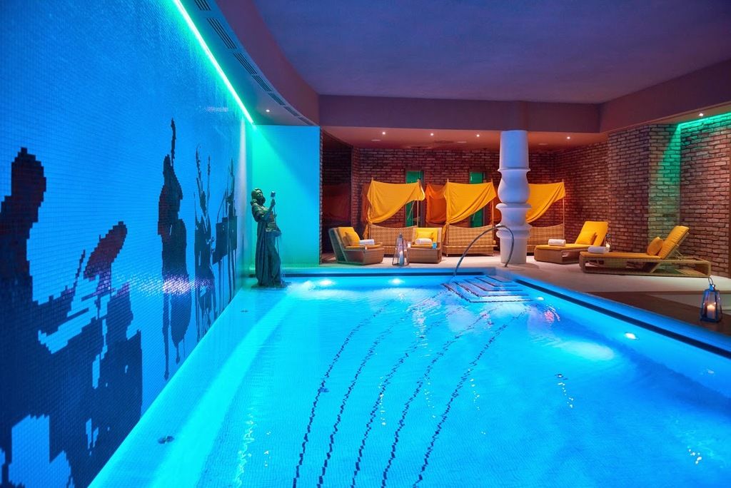 Aria Hotel Budapest by Library Hotel Collection – Photo 3