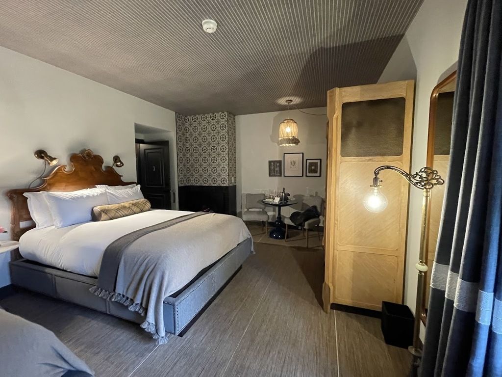 The Madrona – Photo 2