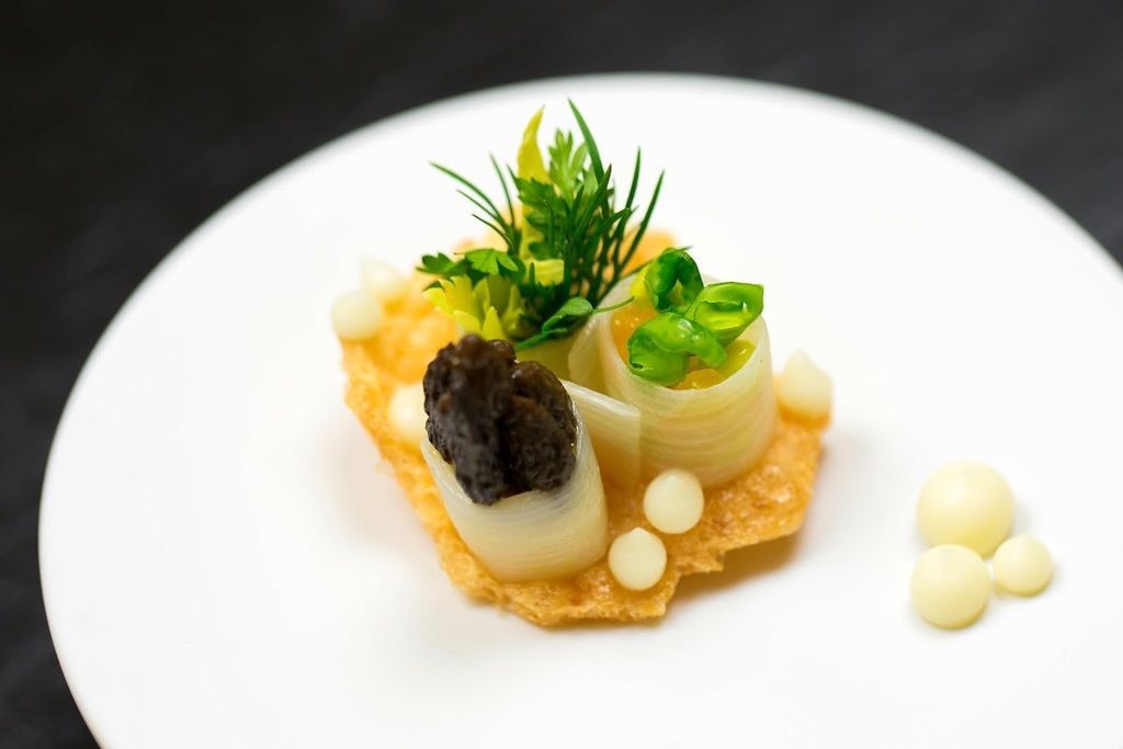 Lorenz Adlon Esszimmer – Photo 5
