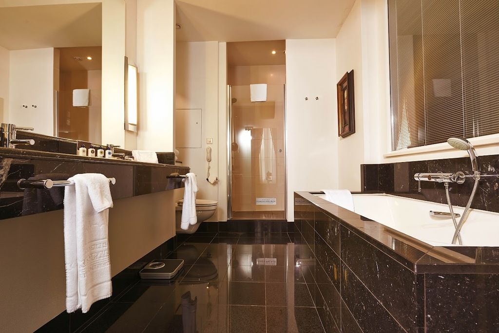 Hotel Dukes' Palace – Photo 4