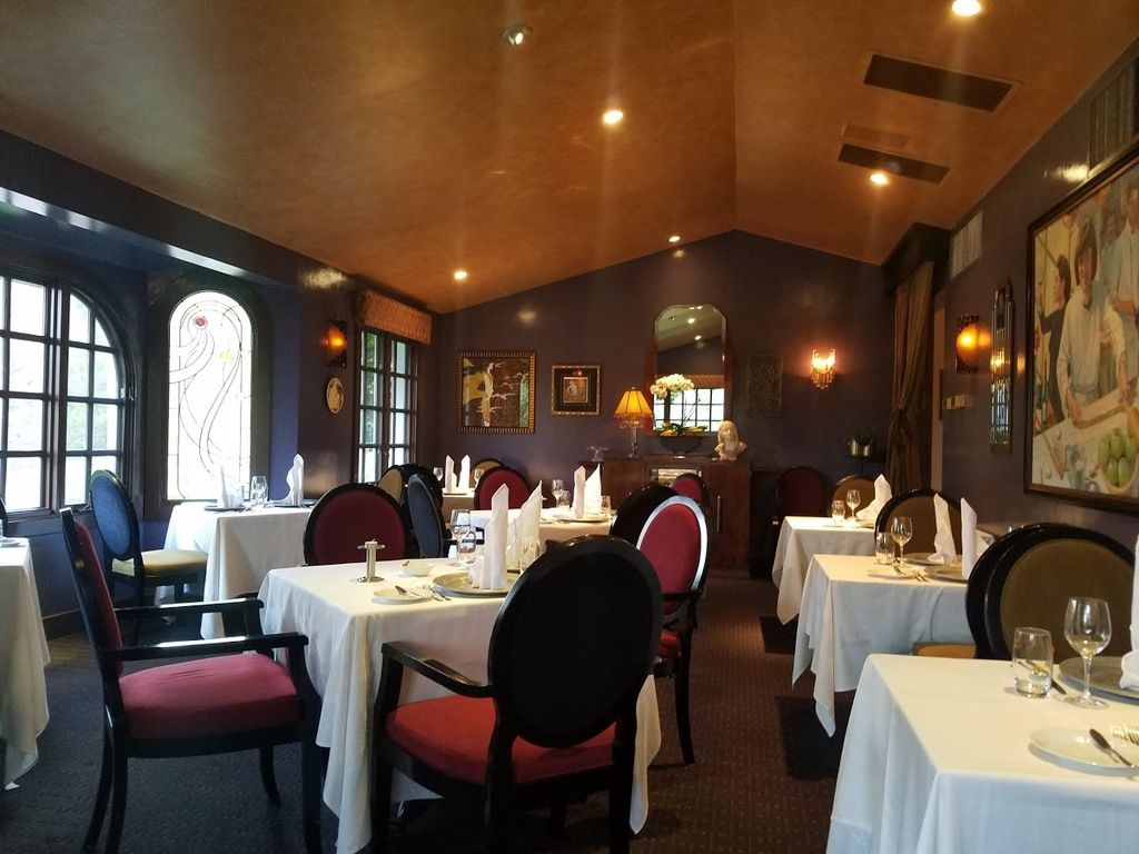 Erna's Elderberry House Restaurant – Photo 4