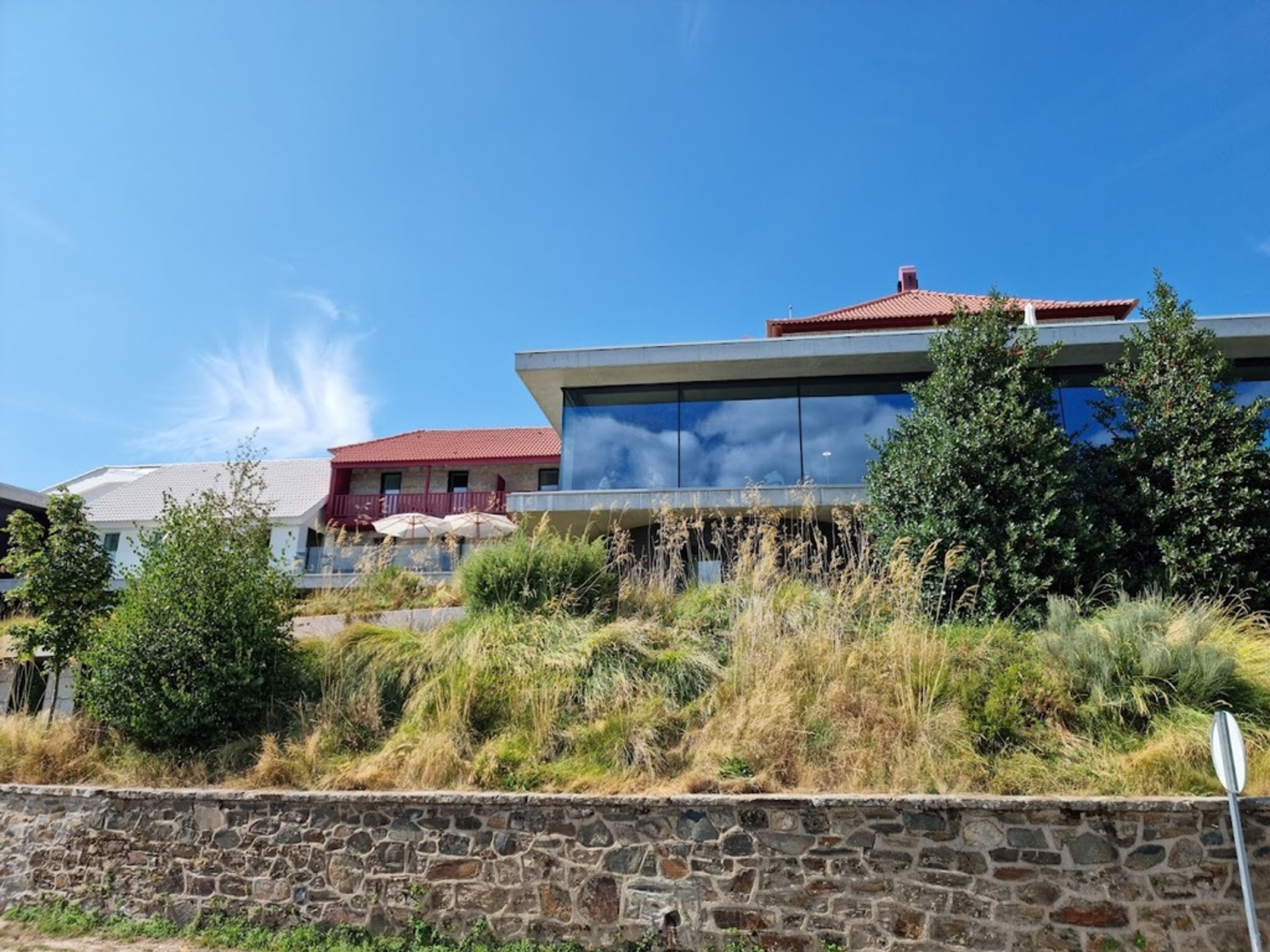 Casa de São Lourenço / Burel Panorama Hotel