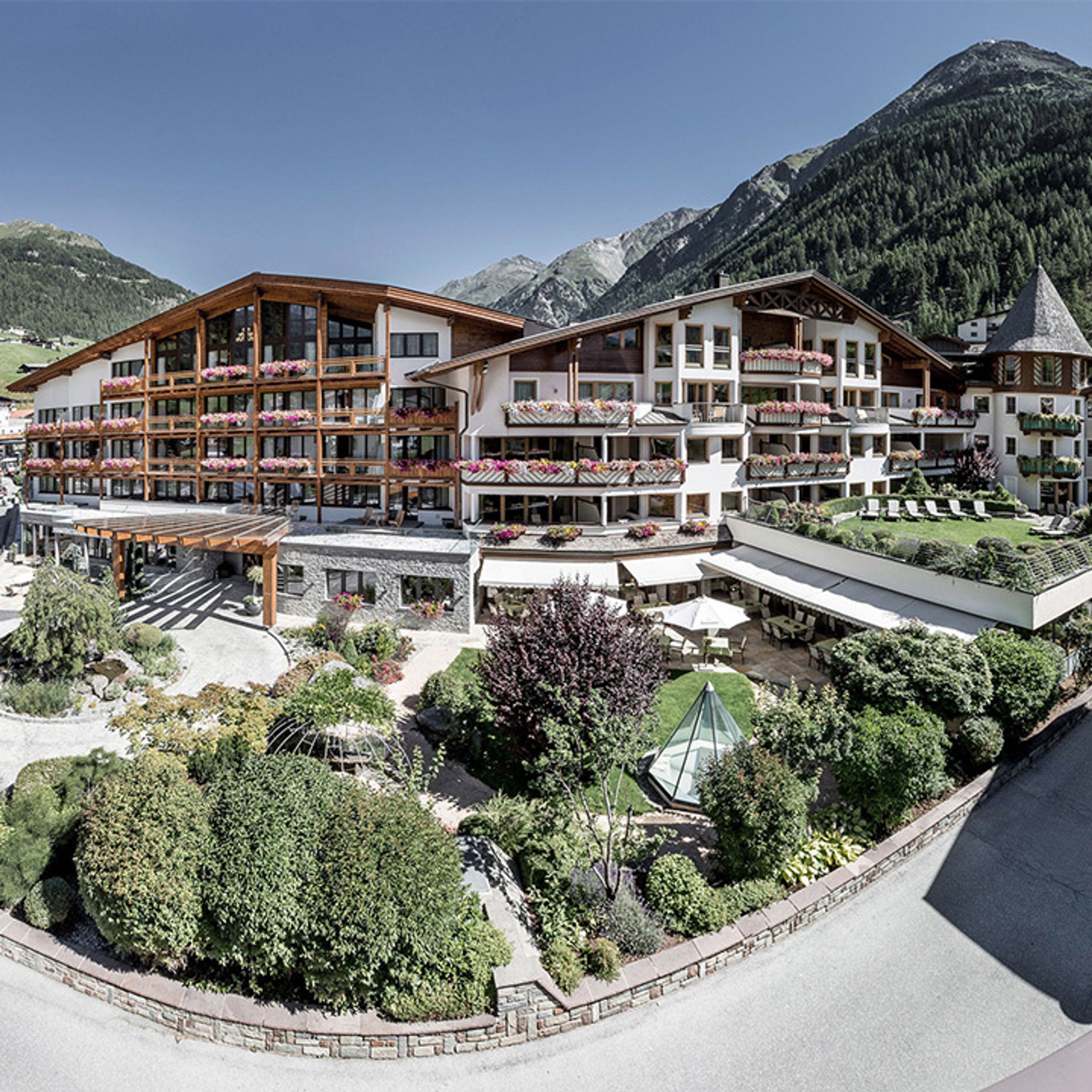 Hotel Das Central - Alpine . Luxury . Life