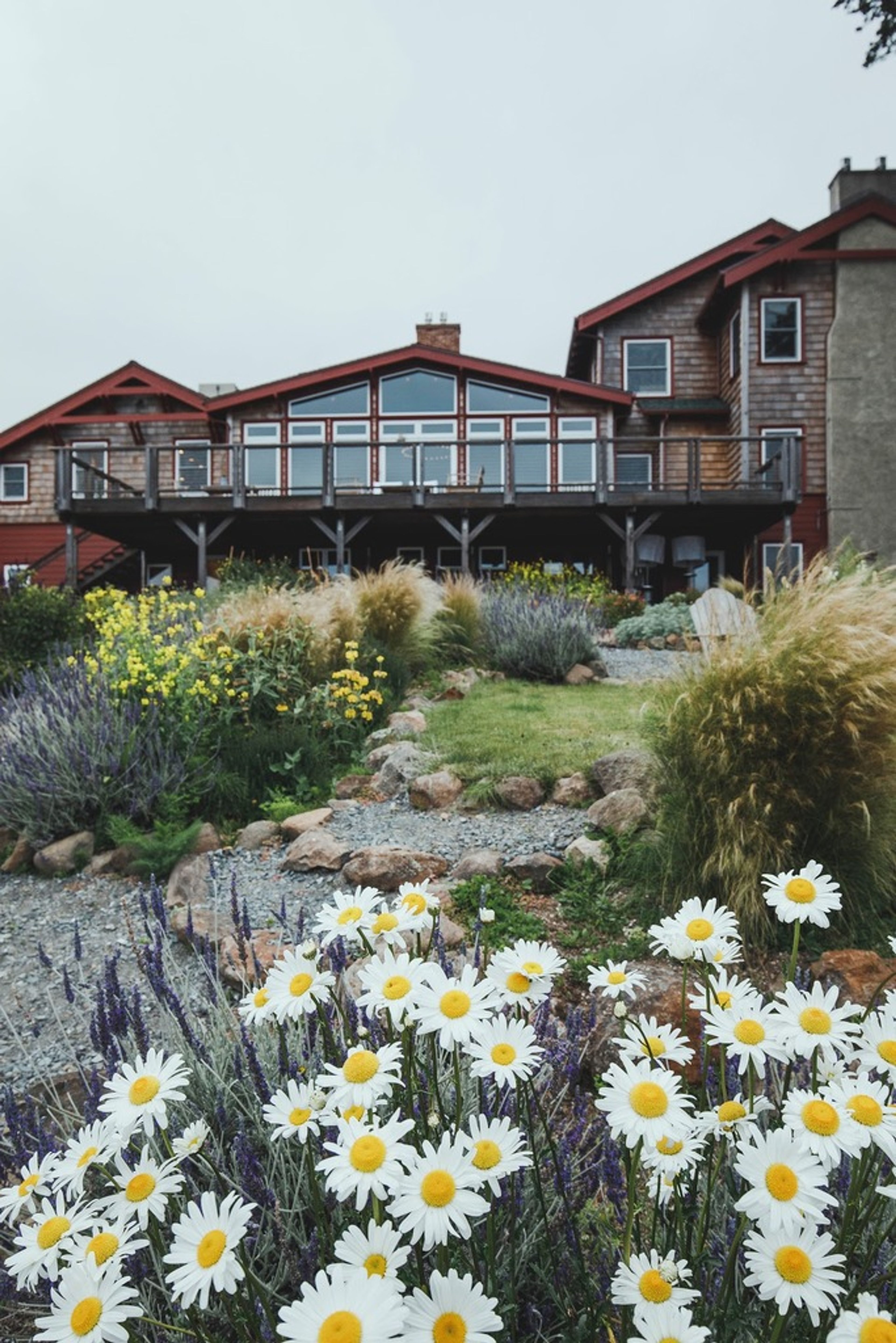 Harbor House Inn