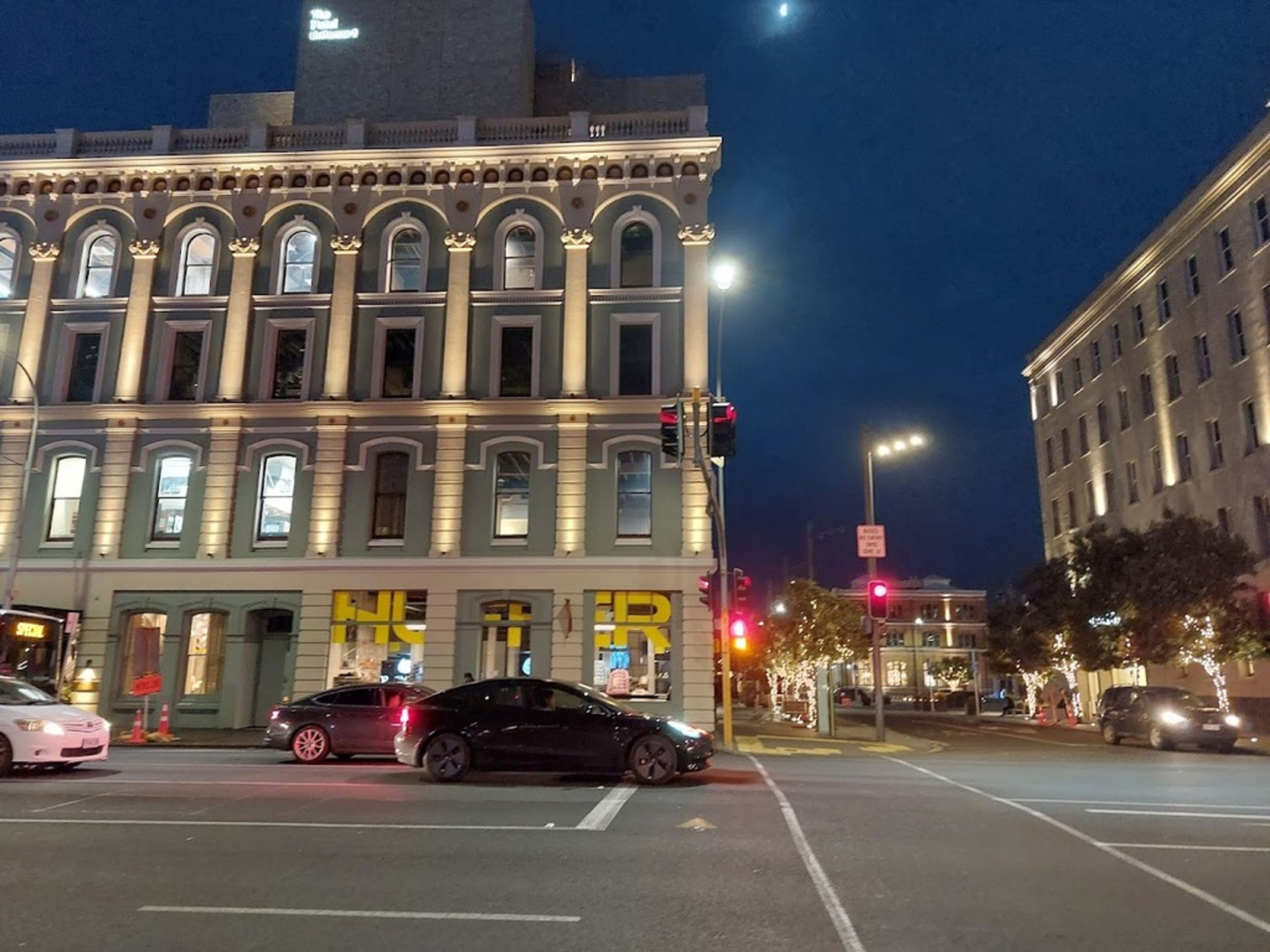 SO/ Auckland
