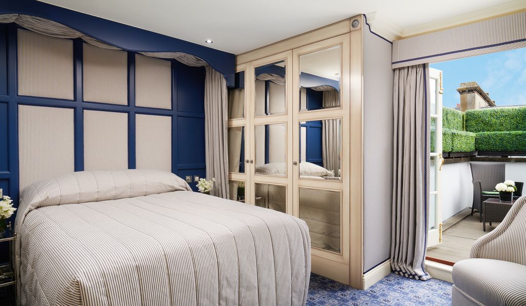 The Milestone Hotel and Residences – Photo 2