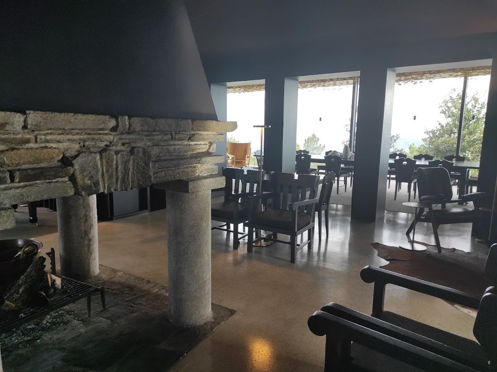 Casa de São Lourenço / Burel Panorama Hotel – Photo 4