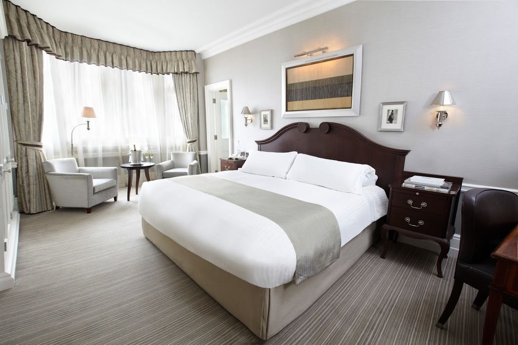 The Connaught – Photo 2