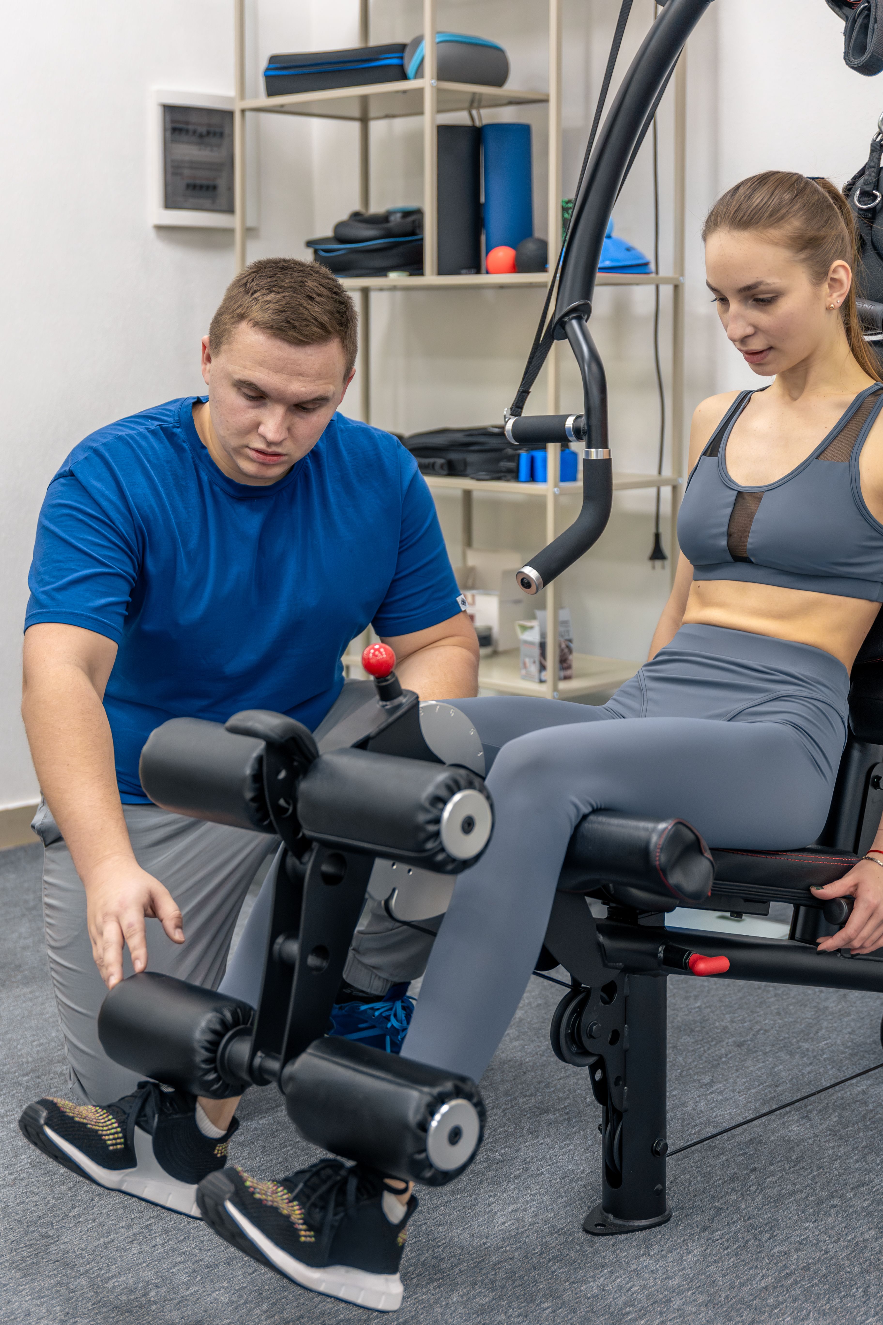 ACL Injury Rehab Bangkok | Exercise vs Surgery | Checkpoint PT ...